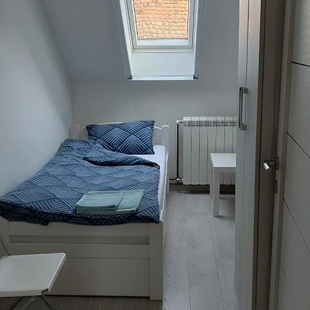Privatna Soba Dusan Surčin Esterno foto